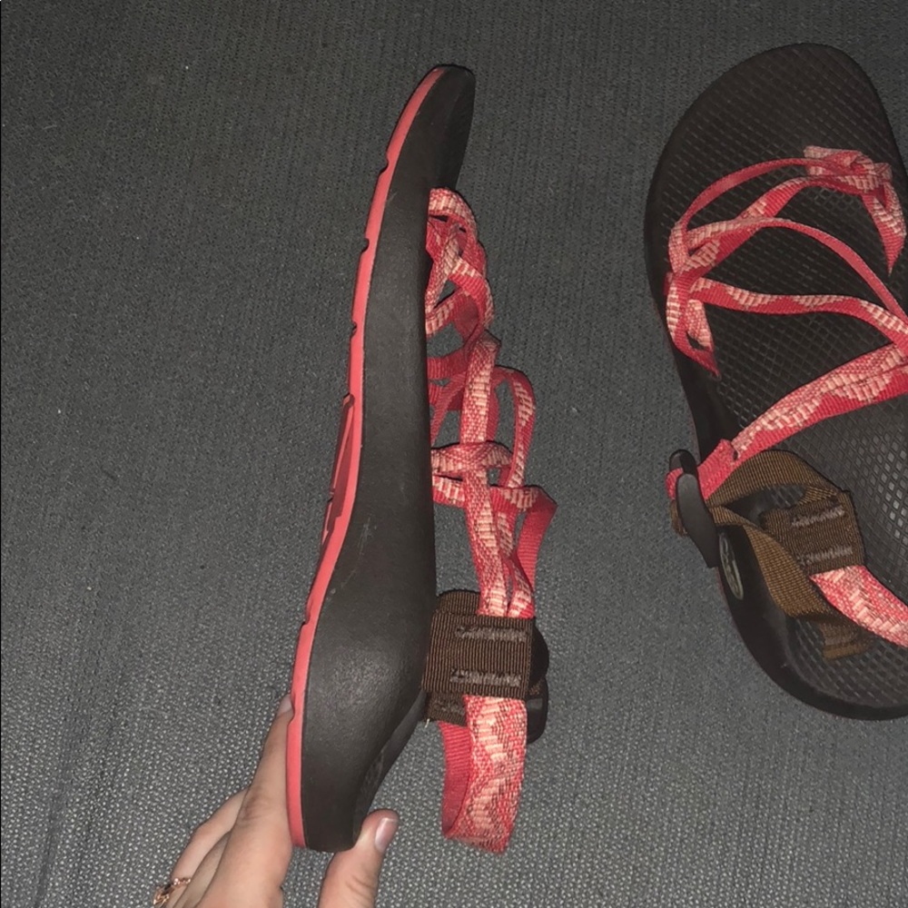 Pink chacos - Picture 2 of 6